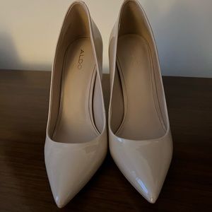 ALDO- Nude Patent Pumps Stessy
